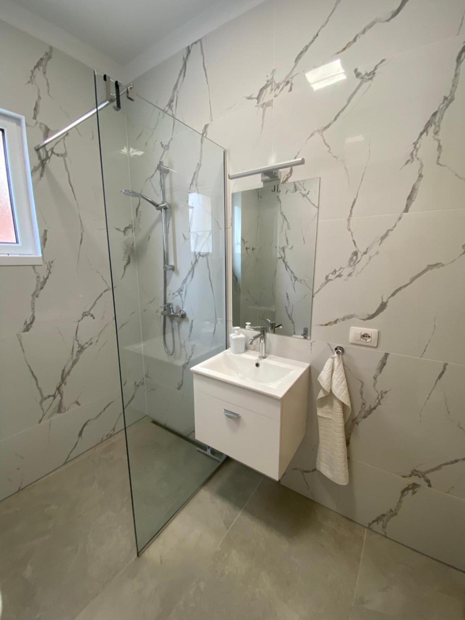 Sunny Apartament Saranda 2 Kültér fotó